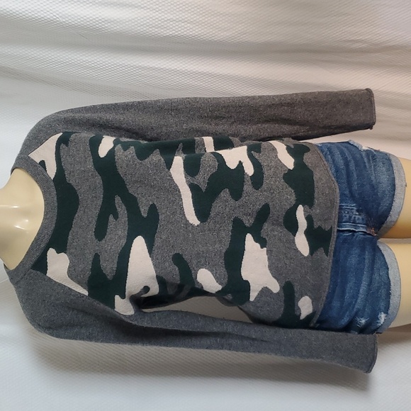 VELVET BY Graham&Spencer 100%Cashmere Camouflage Sweater Gray Green White Size M - Picture 1 of 10